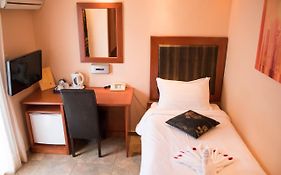 Americana Hotel 